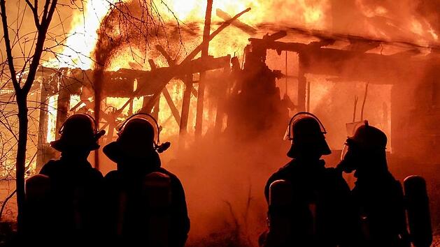 Ein Wohnhaus in Wilhelmsdorf im Landkreis Neustadt/Aisch-Bad Windsheim ist in der Nacht zum ersten Weihnachtsfeiertag niedergebrannt.   News5/Friedrich