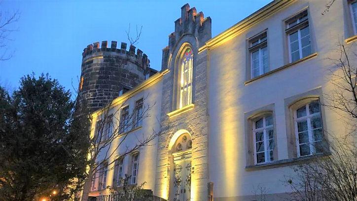 Online mit ihrem Publikum verbunden bleiben möchten die Kulturschaffenden am Theater am Hexenturm in Coburg. Bis 23. April mussten die Vorstellungen im Theater abgesagt werden. Foto: privat