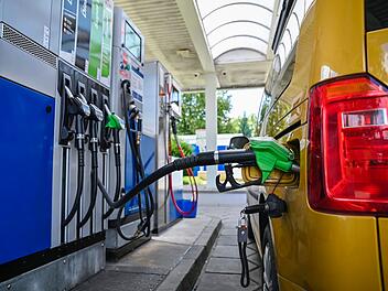 Große Preisunterschiede an Tankstellen in Nachbarländern
