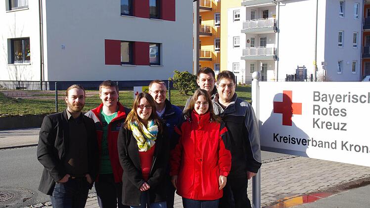 Die neue Leitungsmannschaft des JRK auf Kreisebene (von links): Sebastian Görtler, Florian Lemnitzer, Anna-Lena Grebner, Karlheinz Schindhelm, Katharina Wunder, Ralf Schmidt (Ehrenamtsmanager) und Marco Meißner. Es fehlt: Alexander Wellach.Foto: Claudia Wellach
