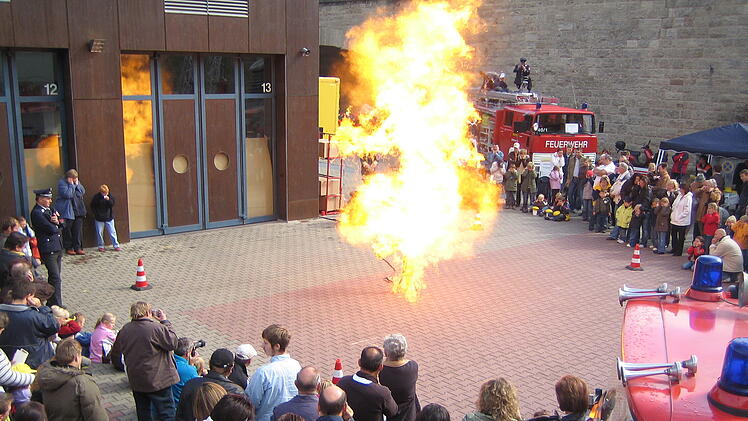 Kitzingen: Feuerwehr lädt zu Tag der offenen Tür - spannende Demonstrationen und Aktionen geplant