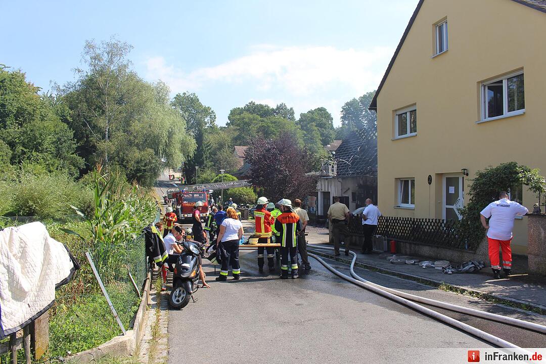 Garage in Burgthann brennt ab