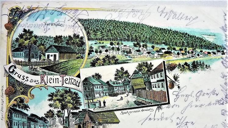 Kleintettau um 1898 mit der alten Dorfglashütte (zweites Gebäude, rechts unten), die 1904 durch Brandstiftung in Flammen aufging.