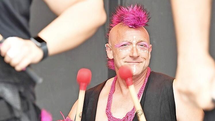 Wilde Frisur zu wilden Rhythmen