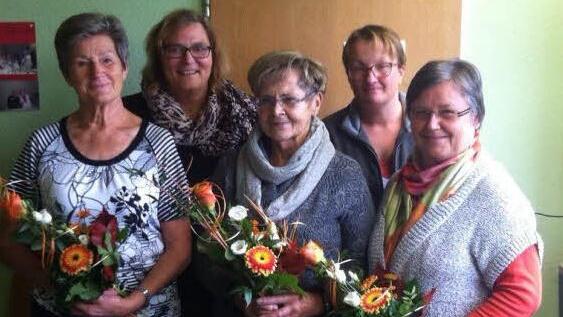 Seit zehn Jahren gibt es Betreuungsnachmittage für Pflegebedürftige in der Caritas-Sozialstation Bad Kissingen, Außenstelle Oerlenbach: Wesentlich dazu beigetragen haben (von links): Gabi Hoch, Margit Geiger, Gisela Jodl, Angela Veth und Dorothea Brunner. Foto: Stefan Geiger