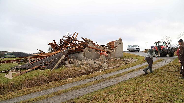 Die zerstörte Maschinenhalle zwischen Kunreuth und Weingarts Foto: Franz Galster