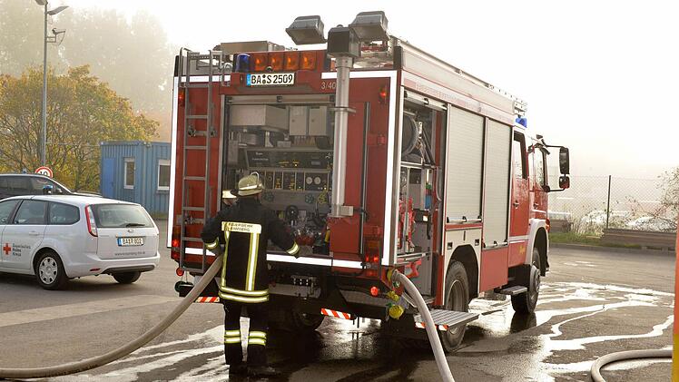 Mehrere Löschfahrzeuge waren im Einsatz.