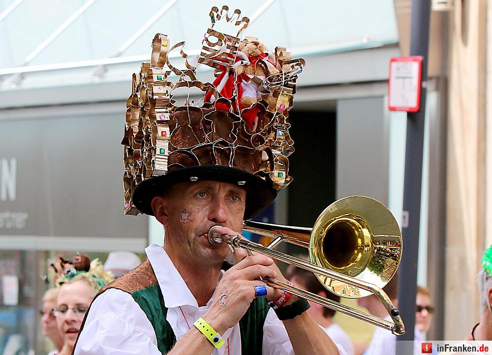 C_0710_Sambaumzug_35