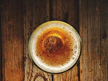 Eine Brauerei sucht Biertrinker. Symbolfoto: Lernestorod, pixabay.com