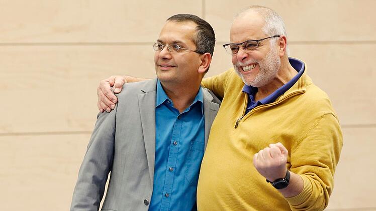 Vergangenheit und Zukunft des VC Eltmann: Ex-Manager Manohar Faupel (links) erhielt Ende M&auml;rz seine K&uuml;ndigung vom Insolvenzverwalter. Vorsitzender Peter Knieling ist nun damit besch&auml;ftigt, die Zukunft des Eltmanner Volleyballs sicherzustellen.  Foto: Daniel L&ouml;b