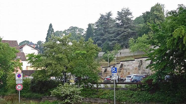 Wo einst das Gefängnis in der Leopoldstraße stand, befindet sich heute ein Parkplatz.Foto: Jochen Berger