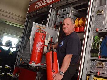 Detlef Heublein ist Oberbrandmeister bei der Berufsfeuerwehr in München und tut in seiner Heimatwehr Stockheim als ehrenamtlich aktiver Feuerwehrkamerad Dienst.  Foto: Karl-Heinz Hofmann