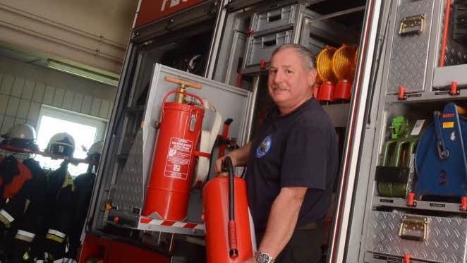 Detlef Heublein ist Oberbrandmeister bei der Berufsfeuerwehr in München und tut in seiner Heimatwehr Stockheim als ehrenamtlich aktiver Feuerwehrkamerad Dienst.  Foto: Karl-Heinz Hofmann