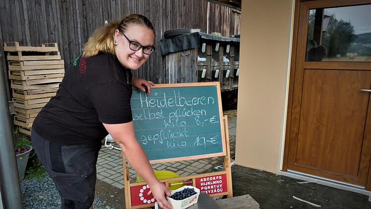 Bis vor wenigen Tagen wurden noch Heidelbeeren angeboten. Foto: Werner Reißaus