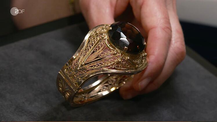 Die kunstvolle Filigranarbeit mit floralen Drahtmustern hatte ihre Wurzeln in S&uuml;ditalien und Nordportugal.