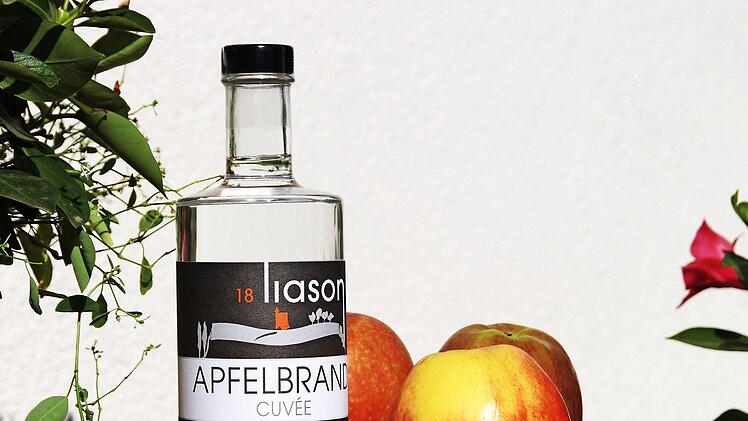 Einen ganz neuen Weg gehen die Forchheimer Brenner mit einem gemeinsamen Apfelbrand Liason 18.  Foto: privat