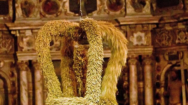 Erntekrone in der Coburger MorizkircheFoto: Archiv/Jochen Berger