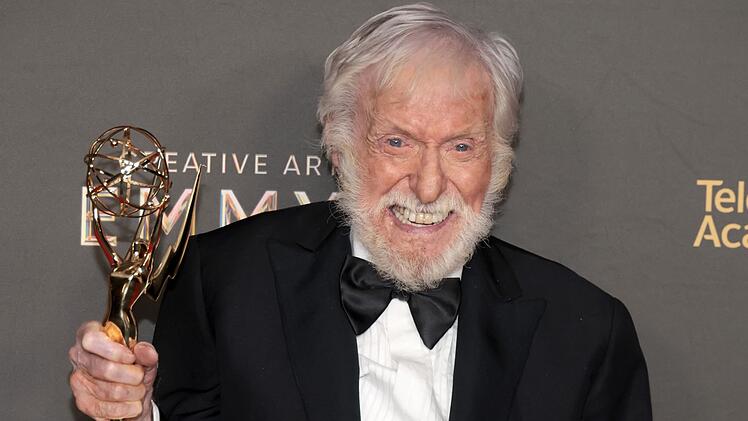 2024 gewann Dick van Dyke im Alter von 98 Jahren den Daytime Emmy und ist nun der älteste Gewinner des TV-Preises aller Zeiten.