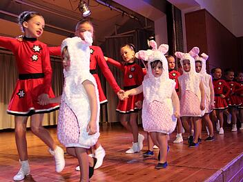 Bei der Purzelgarde ist das jüngste "Häschen" erst drei Jahre alt.Richard Sänger