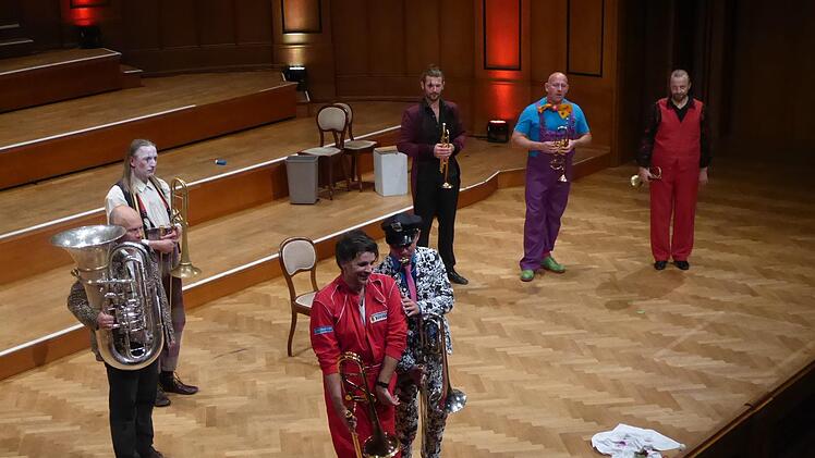 Mnozil Brass: Eine raffinierte Collage aus Clownerei und hochklassiger Musiker.