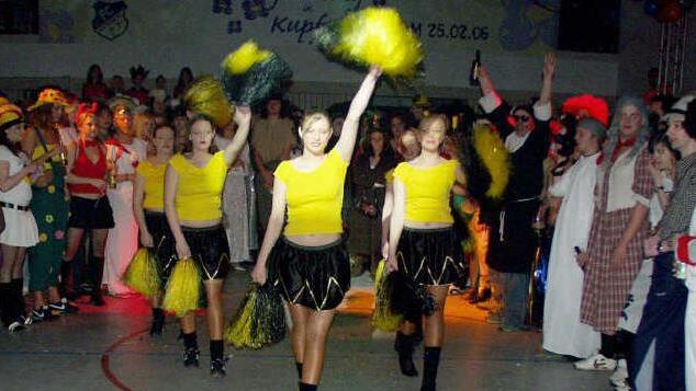 Volles Haus beim Blütenfasching 2006. Foto: Klaus-Peter Wulf