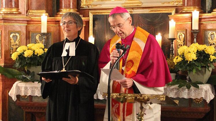 Regionalbischöfin Dorothea Greiner und Erzbischof Ludwig Schick zelebrierten gemeinsam einen Ökumenischen Gottesdienst.