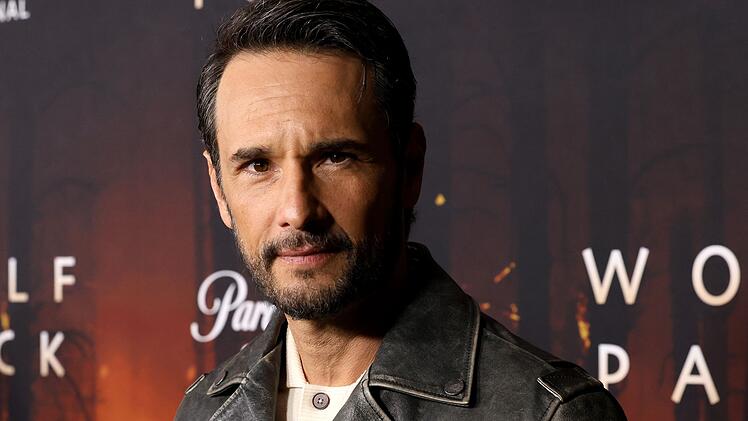 Rodrigo Santoro hatte gr&ouml;&szlig;ere Rollen in TV-Serien wie "Lost" und "Westworld", im Remake von "Ben Hur" (2016) spielte er Jesus.