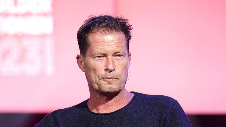 Seit Jahren geh&ouml;rt Til Schweiger zu den beliebtesten Schauspielern des Landes. Der 63-J&auml;hrige hat zuletzt einen Psycho-Thriller namens "The Barrel" abgedreht.
