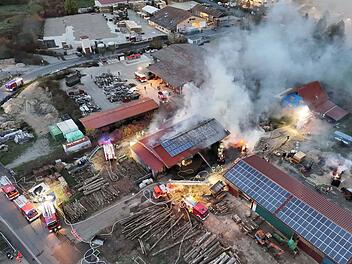 Iphofen: Feuer in S&auml;gewerk &ndash; Kripo ermittelt zu Brandursache