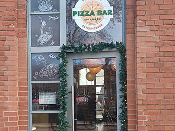 "Wie in alten Zeiten": Kultpizza ist zurück in Erlangen - riesiger Ansturm