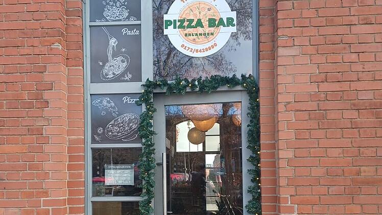 "Wie in alten Zeiten": Kultpizza ist zurück in Erlangen - riesiger Ansturm