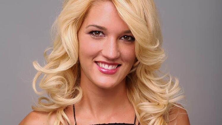 Steffi aus Burghtann kämpft um den Bachelor. Foto: RTL / Stefan Gregorowius