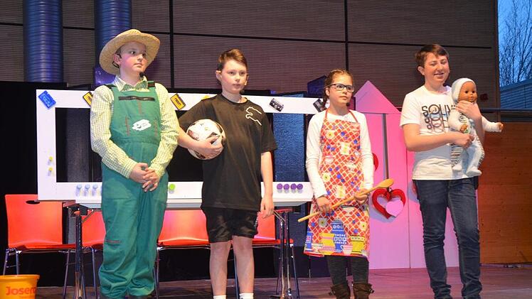 Mit einem Sketch trat die Kindergruppe der Theatergruppe Steinbach am Wald auf.K.-H. Hofmann