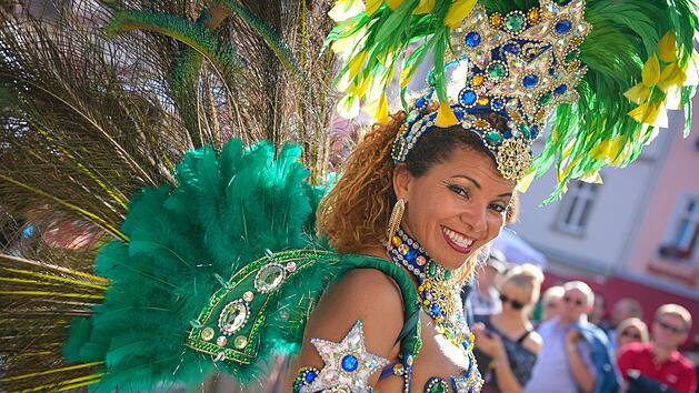 Das größte Samba-Festivals außerhalb Brasiliens findet immer am zweiten Juli-Wochenende in Coburg statt.Foto: David Ebener/dpa