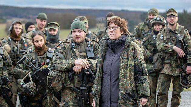 Die Soldaten konnten am Montag direkt mit Verteidigungsministerin Annegret Kramp-Karrenbauer sprechen.