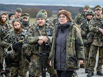 Die Soldaten konnten am Montag direkt mit Verteidigungsministerin Annegret Kramp-Karrenbauer sprechen.
