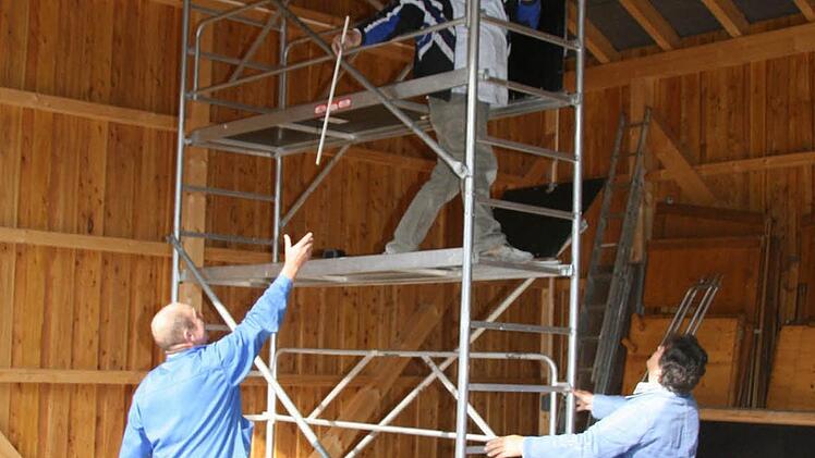 Bau der Unterstellhalle der Dorfgemeinschaft