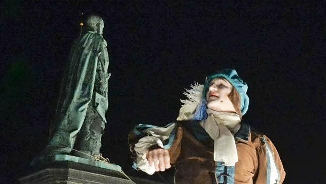 Eine Maskerade vom Feinsten - bloß mit der Technik haperte es.