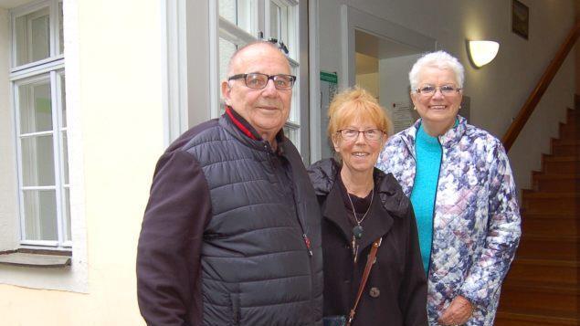 Sich mit Hausarbeit und Auf-der-Couch-Liegen zu begnügen, kommt für Monika Stolba, Brigitte Schult-Debusmann und Hans-Joachim Heinke (von rechts) nicht infrage. Foto: Helke Renner
