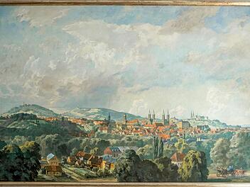 Hängt seit Jahrzehnten im  Großen Sitzungssaal im Rathaus Maxplatz: Blick auf Bamberg von Süden.  Fotos: Lea Schreiber