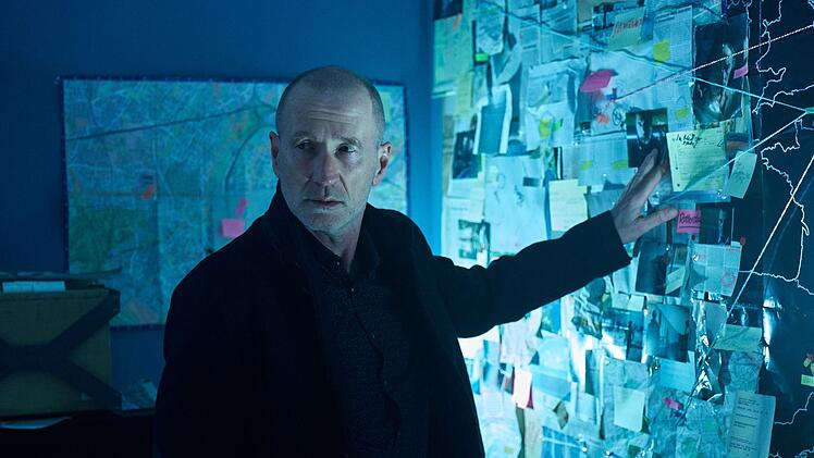 Vierter Filmeinsatz f&uuml;r den Hamburger Kommissar Jan Fabel (Peter Lohmeyer). Die Romanverfilmungen des Schotten Craig Russell sind f&uuml;r deutsche TV-Verh&auml;ltnisse ungew&ouml;hnlich d&uuml;ster, hochgestylt und k&ouml;rperlich explizit.