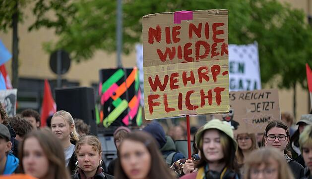 Schulstreik gegen Wehrpflicht - Potsdam