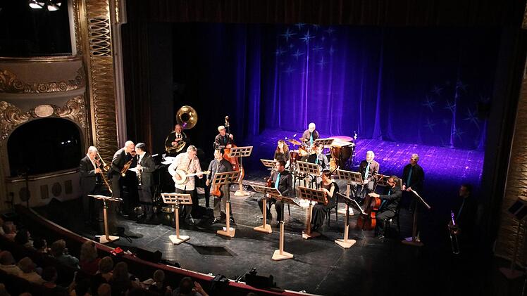 Die Frankfurt Swing All Stars standen zum ersten Mal mit dem Bad Kissinger Kurorchester auf der Bühne. Foto: Ralf Ruppert