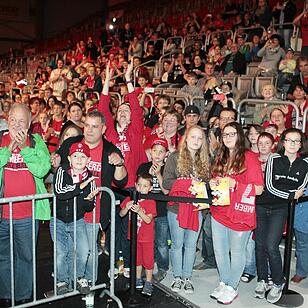 Brose FanParty 220615 12 Fans