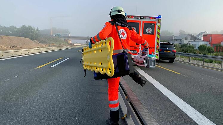 Rettungseinsatz auf A3: Bayerisches Rotes Kreuz Erlangen-Höchstadt vor Ort