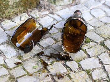 Nachbarn beleidigen, drohen, schl&auml;gern: Das war f&uuml;r einen 35-J&auml;hrigen normaler Alltag, bis er schlie&szlig;lich total ausrastete.  Symbolfoto: Pixabay