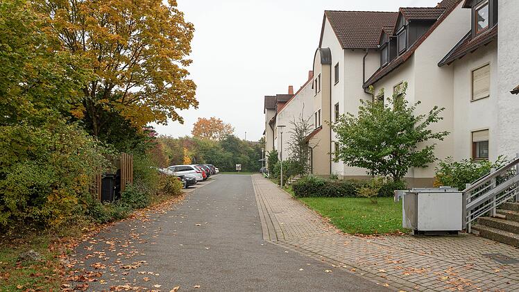 Bad Staffelstein: Rollstuhlfahrer Marc sollte auf Stra&szlig;e parken  - nun reagiert die Stadt