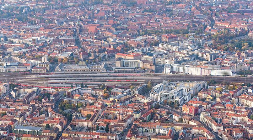 N&uuml;rnberg Luftbild, Hauptbahnhof und Altstadt