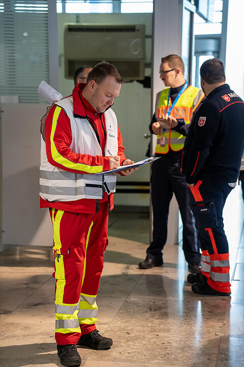 Großübung am Nürnberger Flughafen