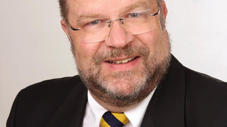 Joachim Unruh ist Fachanwalt für Handels- und Gesellschaftsrecht. Er hat seine Kanzlei in Kulmbach.